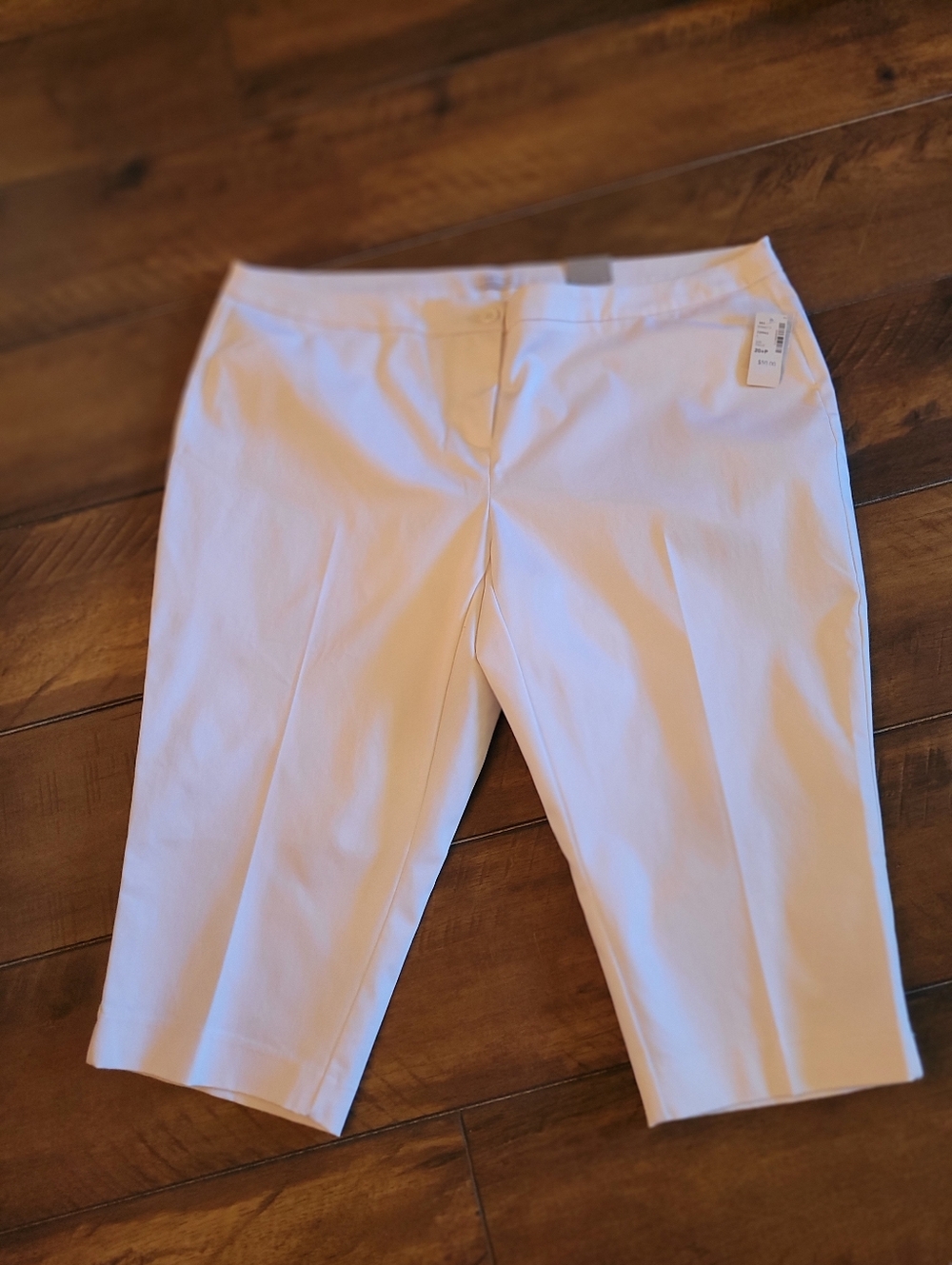 NWT Reitmans Women's Plus White Crop Ponte Capris
